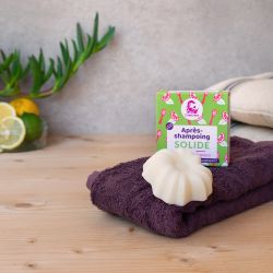 Après-shampoing solide, Soin démêlant & Brillance - Agrumes et basilic - 70g - Lamazuna