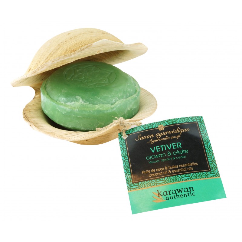 Ayurvedische Seife mit belebendem Vetiver in ihrem Palmblatt - 100g - Karawan