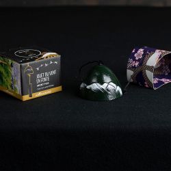 Jouet du vent japonais en fonte, Mont Fuji - Vert foncé, décoré - 1 pce - Aromandise