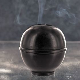 Porta-incenso in pietra per coni, "Kumo" Nero - Les encens du monde