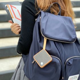 Haut-parleur de poche MI Square Bluetooth écoconçu en bois de Cerisier - Gingko Design