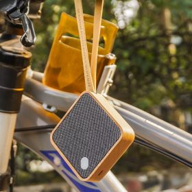 Haut-parleur de poche MI Square Bluetooth écoconçu en bois de Cerisier - Gingko Design