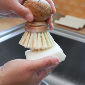 Festes Geschirrset: Eine feste Seife mit Bikarbonat & Nachfüllbare Bürste - Lamazuna