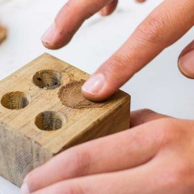 Holzform für Räucherkegel zum Selbermachen (DIY) - Für 4 Kegel - Aromandise