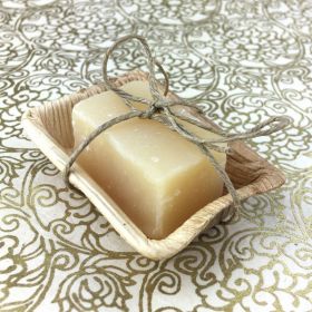 Savon ayurvédique au Basilic sacré adoucissant dans sa feuille de palmier - Mini 20g - Karawan