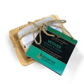 Ayurvedische Seife mit belebendem Vetiver in ihrem Palmblatt - Mini 20g - Karawan