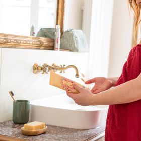 Le Bienfaiteur: Nährende konzentrierte Körpermilch/Schwangerschaft und Stillen - 200ml - Omum