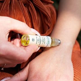 Arnika-Roller (mit ätherischen Bio Ölen) - 10ml - De Saint-Hilaire