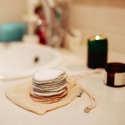 Lingettes démaquillantes lavables en bambou - 8 douces, 2 exfoliantes + filet de lavage - Bambaw